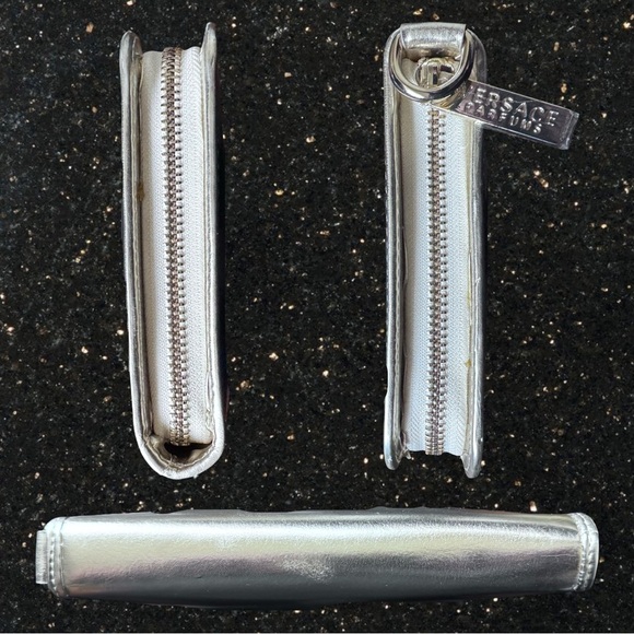 NWOT Versace Parfum Zip Around Gold Wallet Clutch With Chain Travel Wristlet - Picture 5 of 8